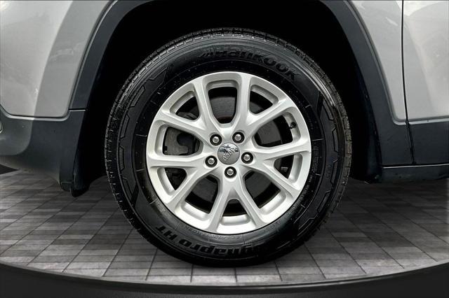 used 2018 Jeep Cherokee car, priced at $15,069