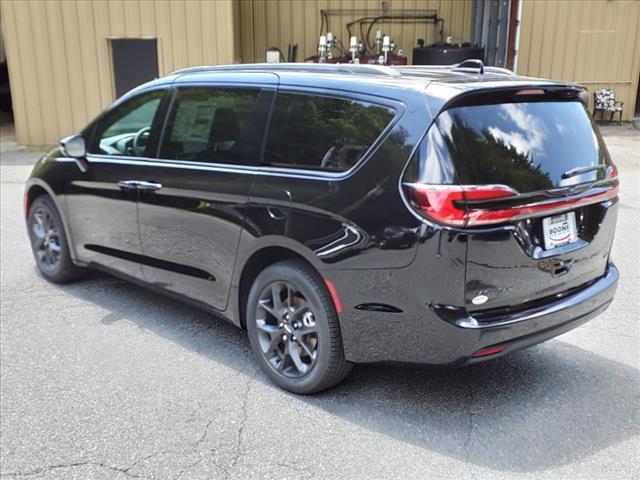 new 2024 Chrysler Pacifica car, priced at $40,977