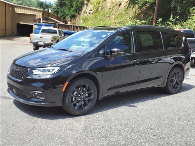 new 2024 Chrysler Pacifica car, priced at $40,977