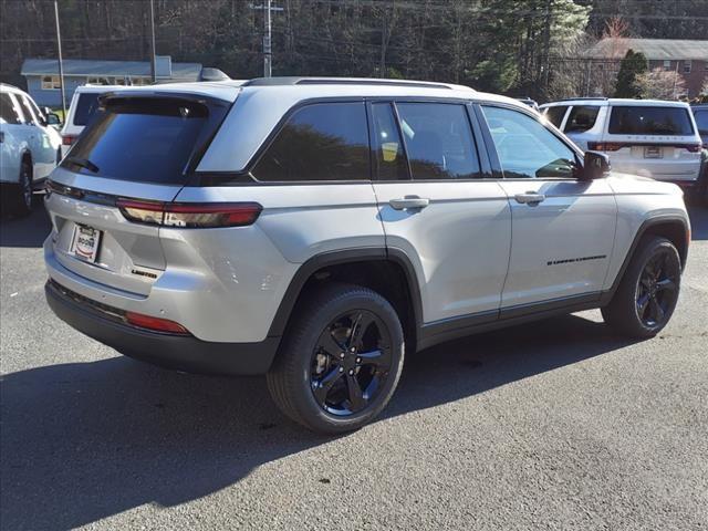 new 2024 Jeep Grand Cherokee car, priced at $47,696