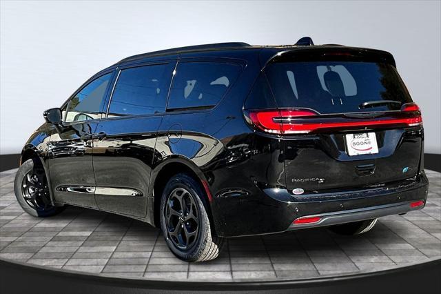 new 2025 Chrysler Pacifica Hybrid car, priced at $44,780