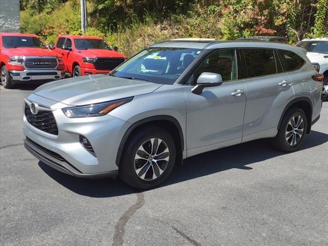 used 2021 Toyota Highlander car, priced at $36,334