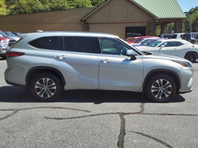 used 2021 Toyota Highlander car, priced at $36,334