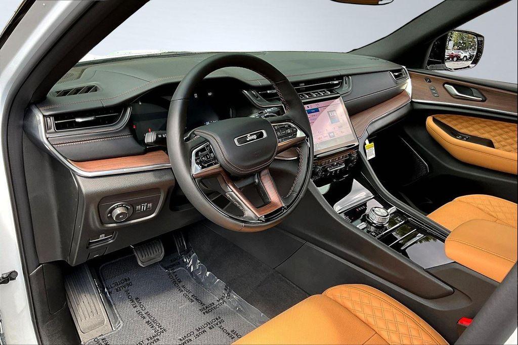 new 2025 Jeep Grand Cherokee L car, priced at $55,555