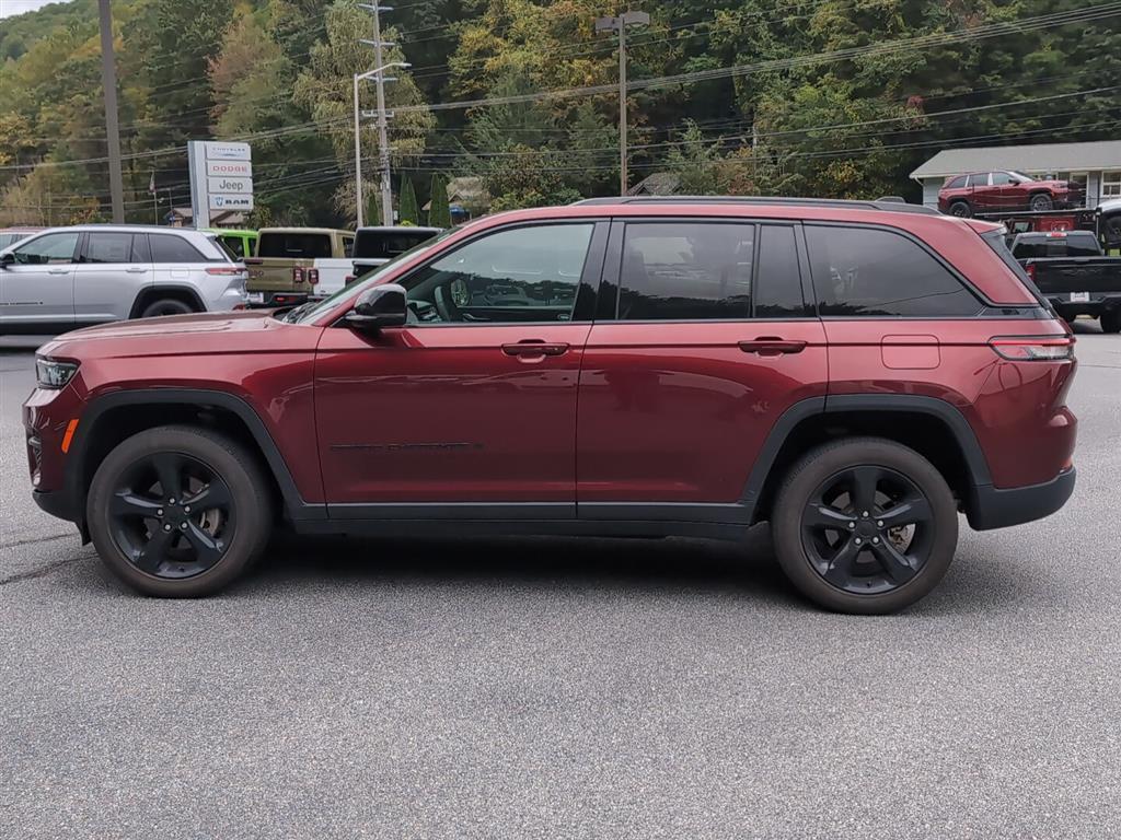 used 2023 Jeep Grand Cherokee car, priced at $33,992