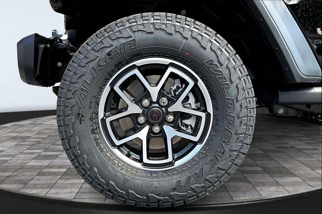 new 2025 Jeep Gladiator car, priced at $47,048