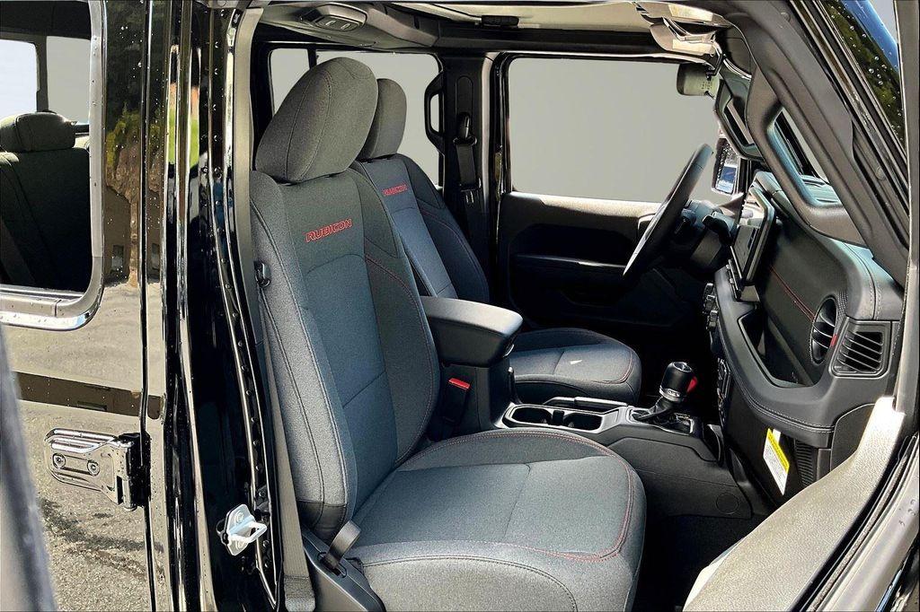 new 2025 Jeep Gladiator car, priced at $47,048