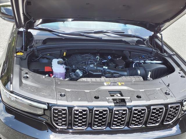 new 2024 Jeep Grand Cherokee L car, priced at $70,692