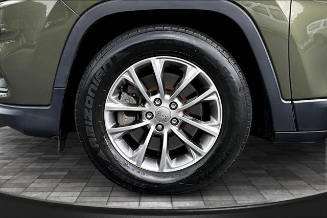 used 2019 Jeep Cherokee car, priced at $13,566