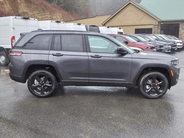 new 2025 Jeep Grand Cherokee car, priced at $51,072