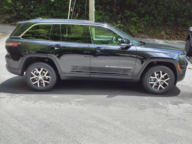 new 2024 Jeep Grand Cherokee car, priced at $43,879