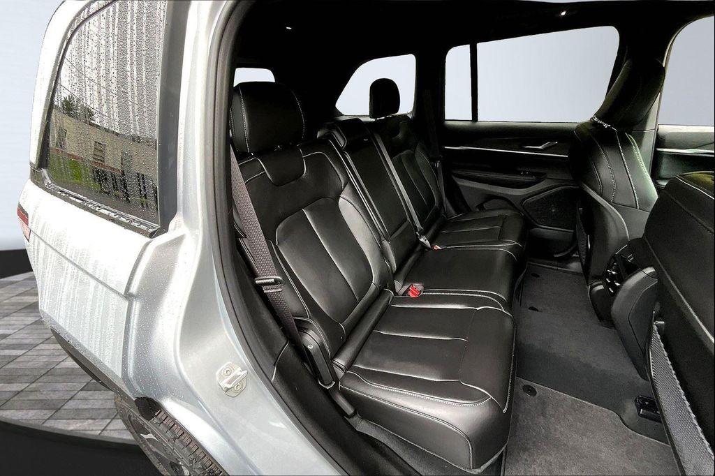 new 2025 Jeep Grand Cherokee car, priced at $45,990