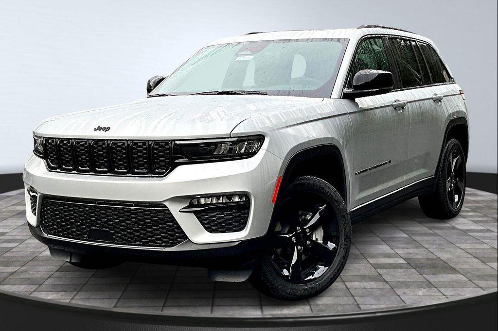 new 2025 Jeep Grand Cherokee car, priced at $45,990