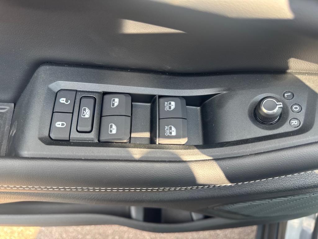 new 2025 Jeep Grand Cherokee L car, priced at $43,925