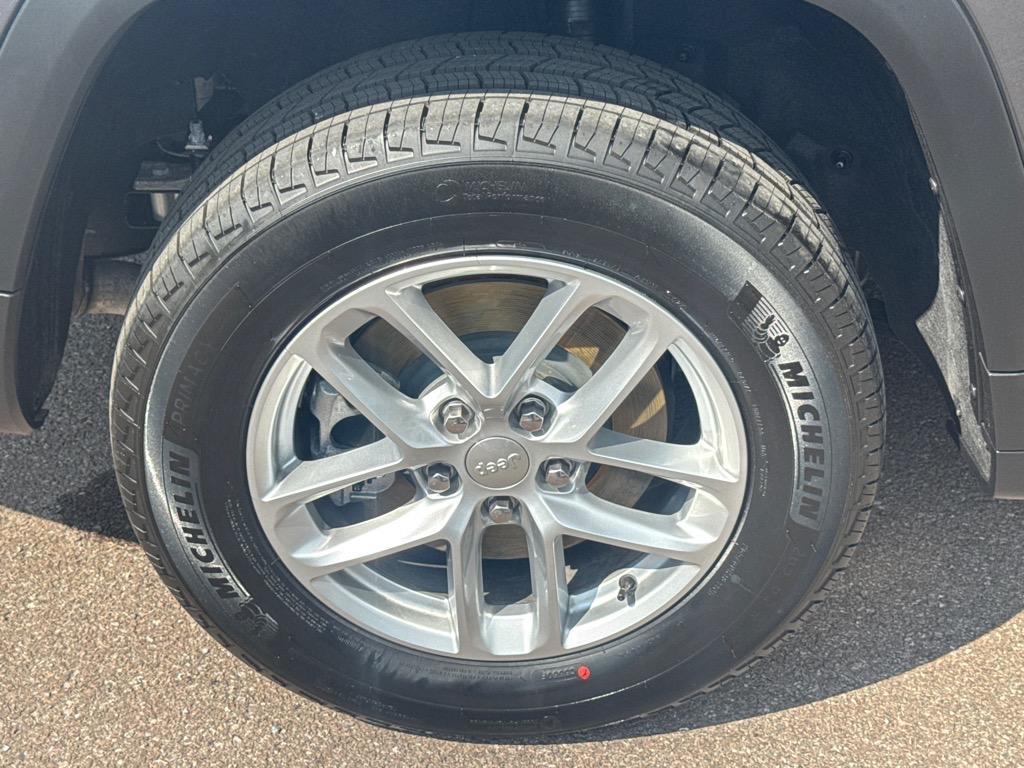 new 2025 Jeep Grand Cherokee L car, priced at $43,925