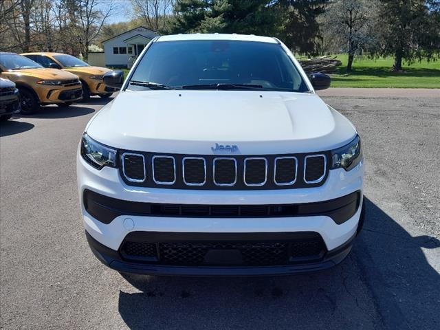 new 2024 Jeep Compass car, priced at $26,995