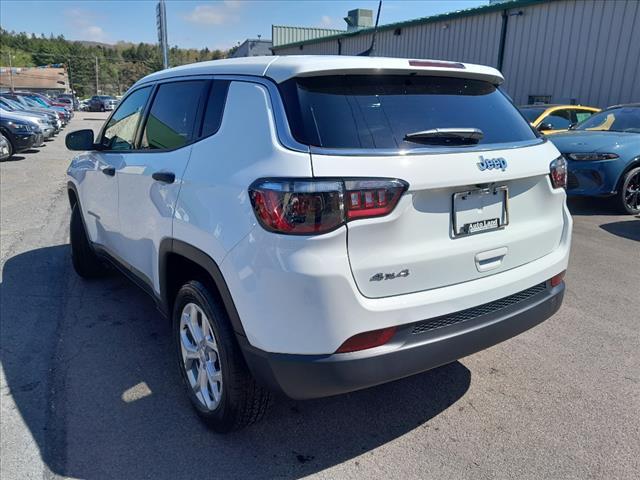 new 2024 Jeep Compass car, priced at $26,995