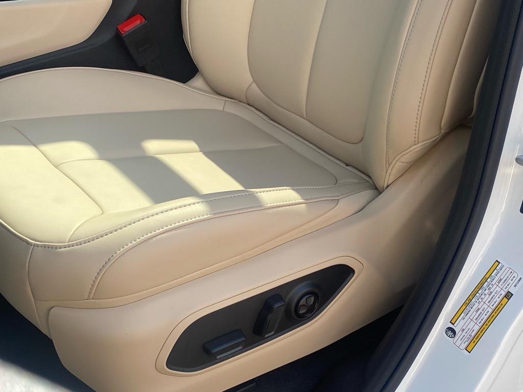 new 2025 Jeep Grand Cherokee car, priced at $50,771