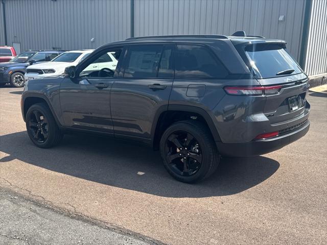 new 2025 Jeep Grand Cherokee car, priced at $48,375