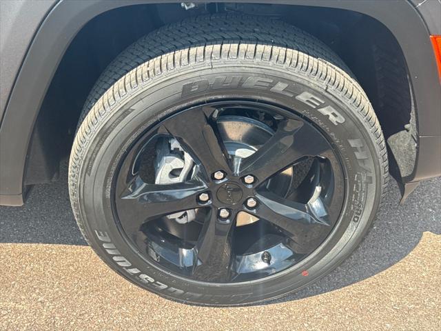new 2025 Jeep Grand Cherokee car, priced at $48,375