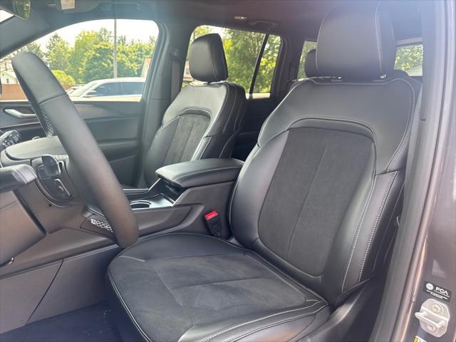new 2025 Jeep Grand Cherokee car, priced at $48,375