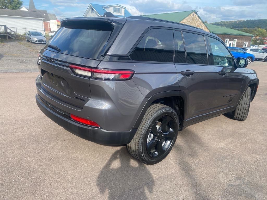 new 2025 Jeep Grand Cherokee car, priced at $51,397