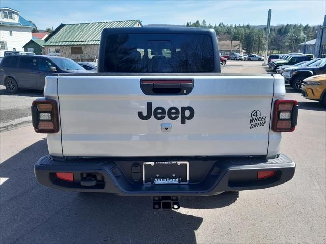 new 2024 Jeep Gladiator car, priced at $48,463