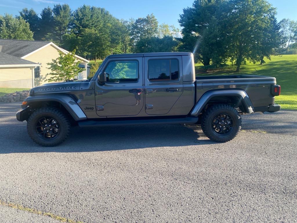 new 2025 Jeep Gladiator car, priced at $49,410