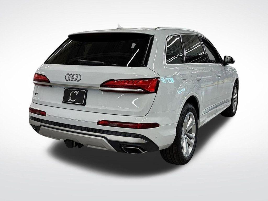 new 2025 Audi Q7 car, priced at $71,505