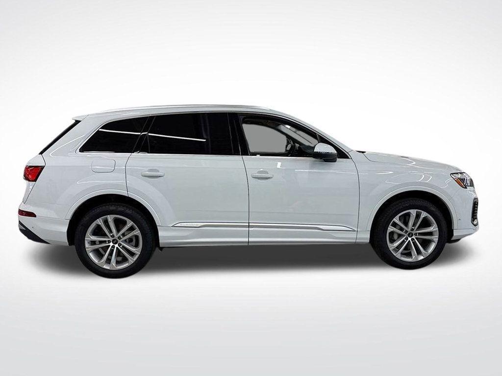 new 2025 Audi Q7 car, priced at $71,505