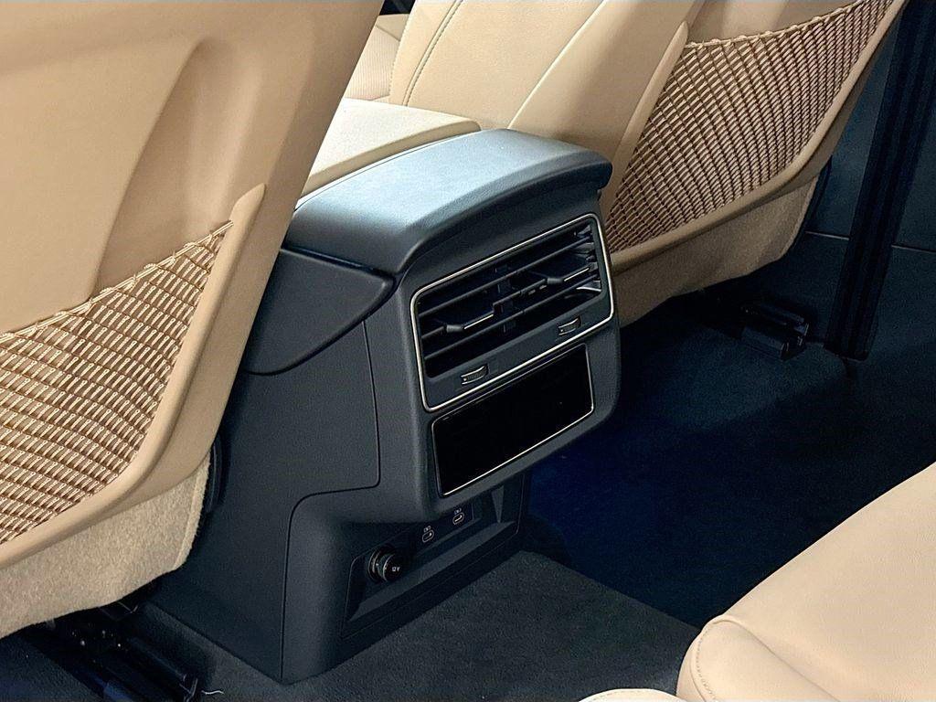 new 2025 Audi Q7 car, priced at $71,505