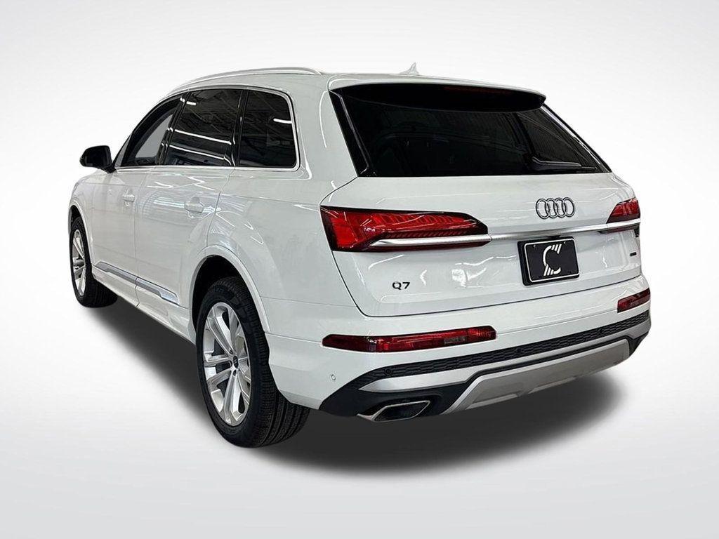 new 2025 Audi Q7 car, priced at $68,005