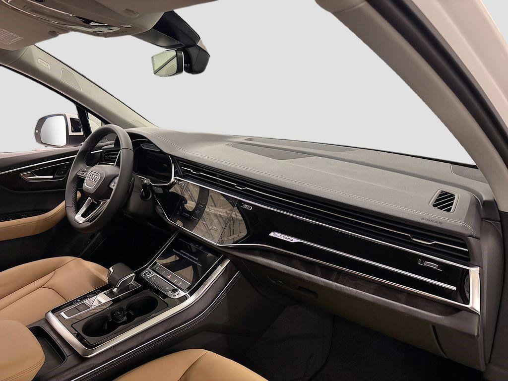 new 2025 Audi Q7 car, priced at $68,005