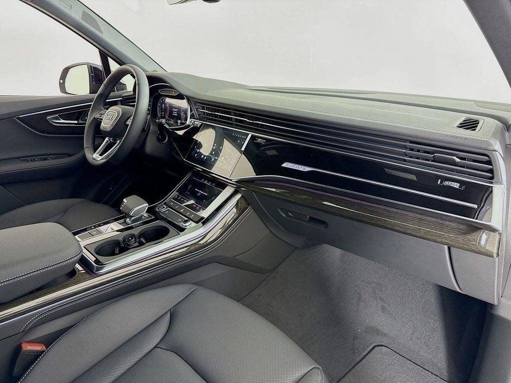 new 2025 Audi Q7 car, priced at $72,250