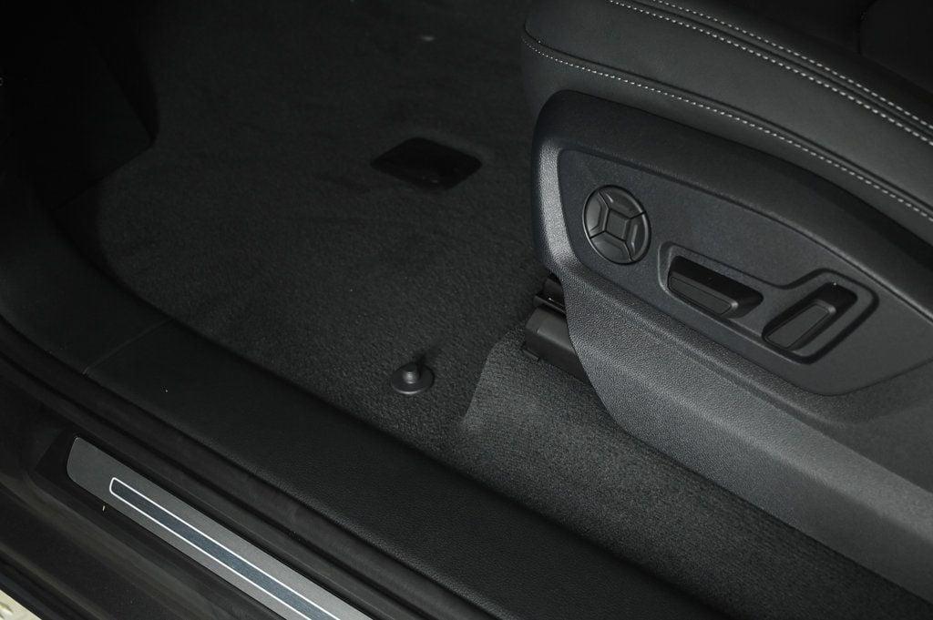 new 2025 Audi Q7 car, priced at $70,700