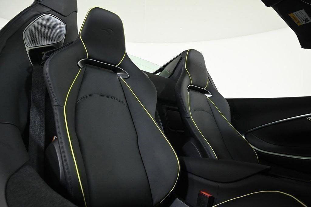 new 2025 McLaren Artura car, priced at $313,058
