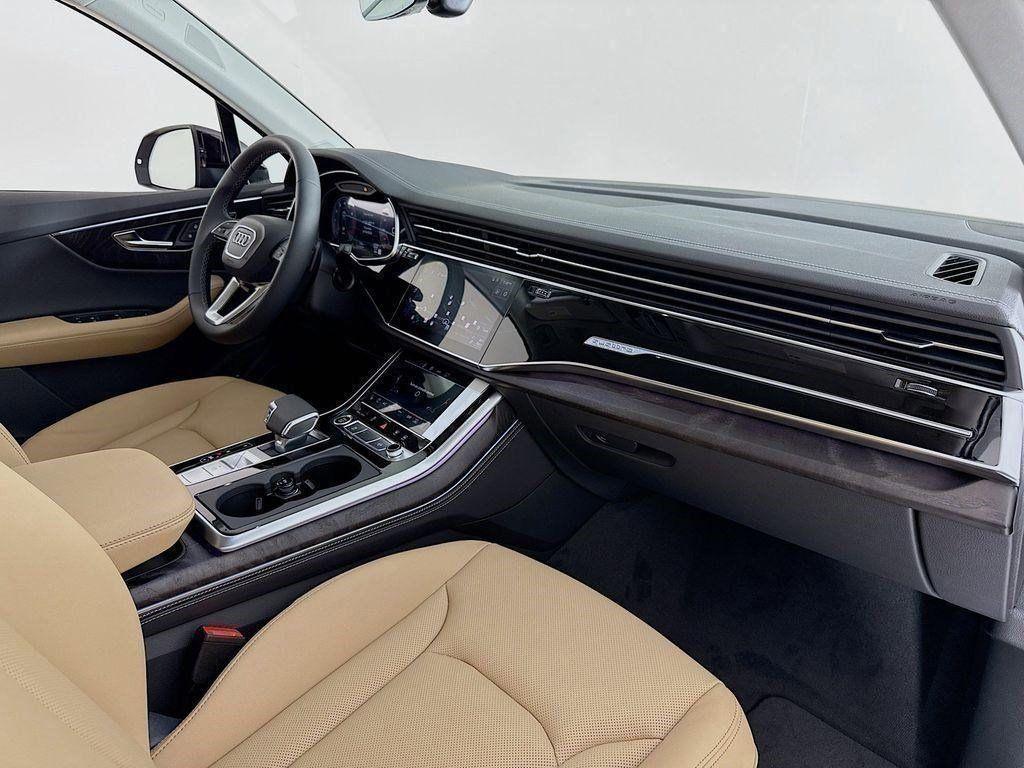new 2025 Audi Q7 car, priced at $74,450
