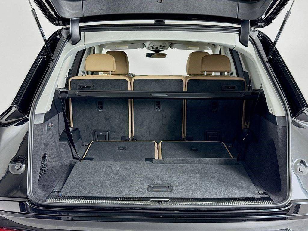 new 2025 Audi Q7 car, priced at $71,950