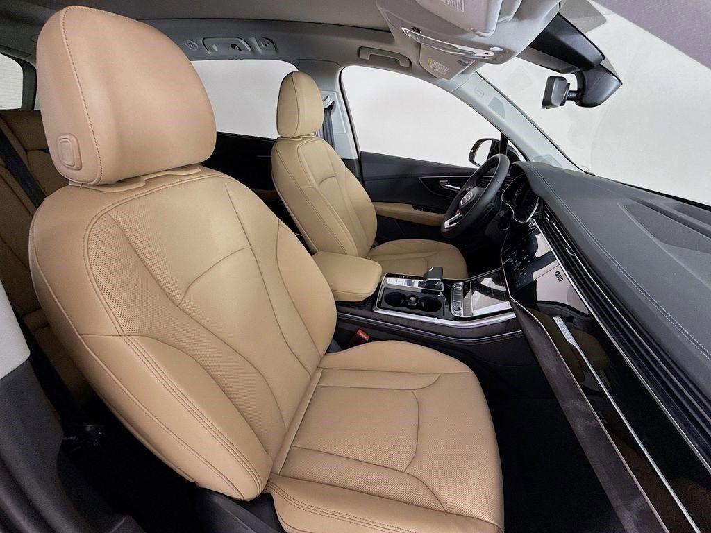 new 2025 Audi Q7 car, priced at $74,450