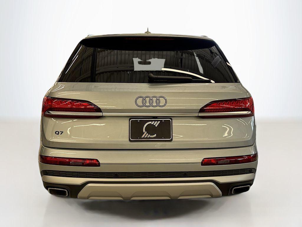 new 2025 Audi Q7 car, priced at $66,920