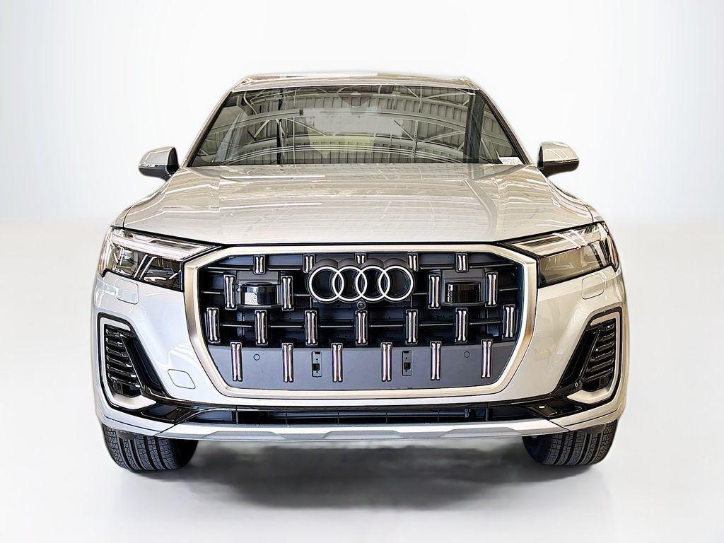 new 2025 Audi Q7 car, priced at $66,920