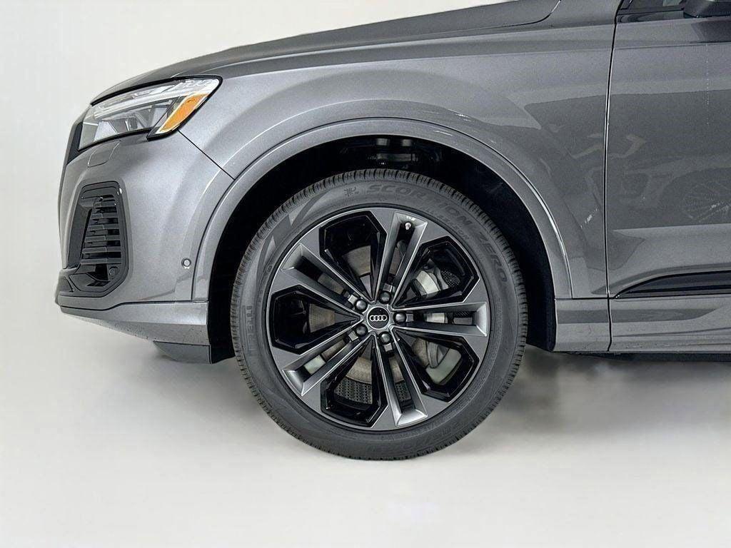 new 2025 Audi Q7 car, priced at $72,250