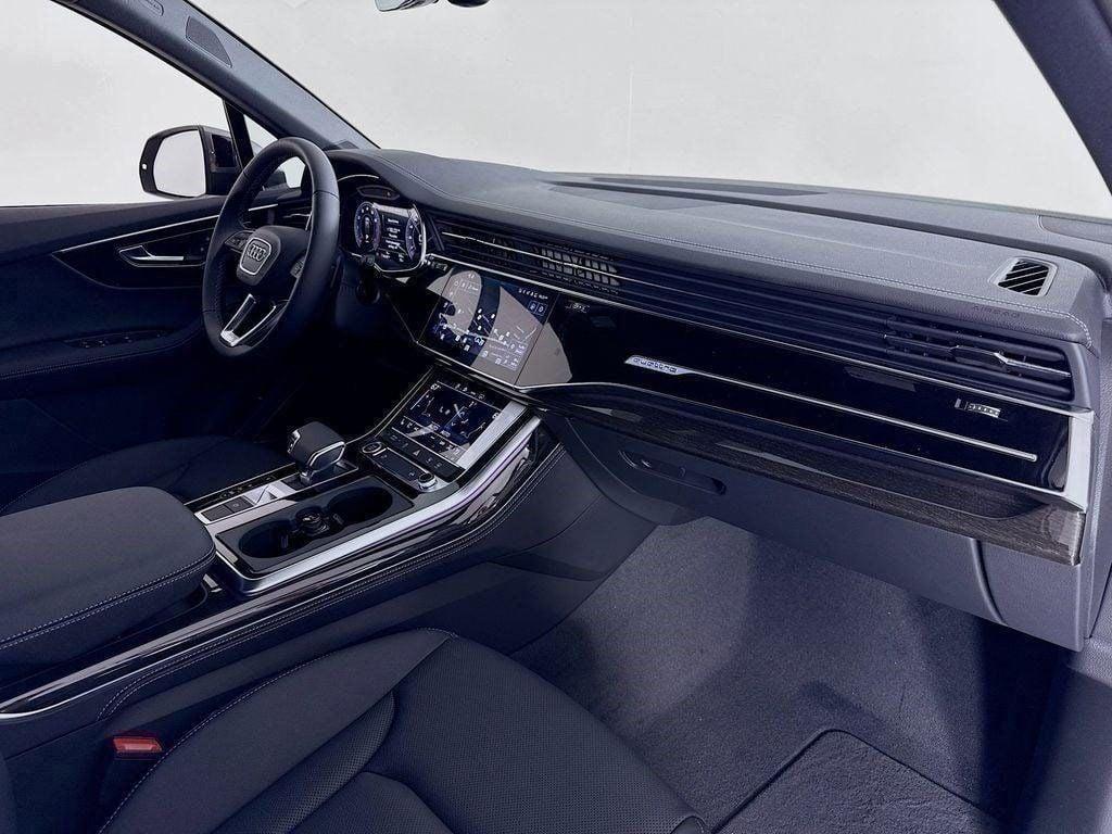 new 2025 Audi Q7 car, priced at $72,250