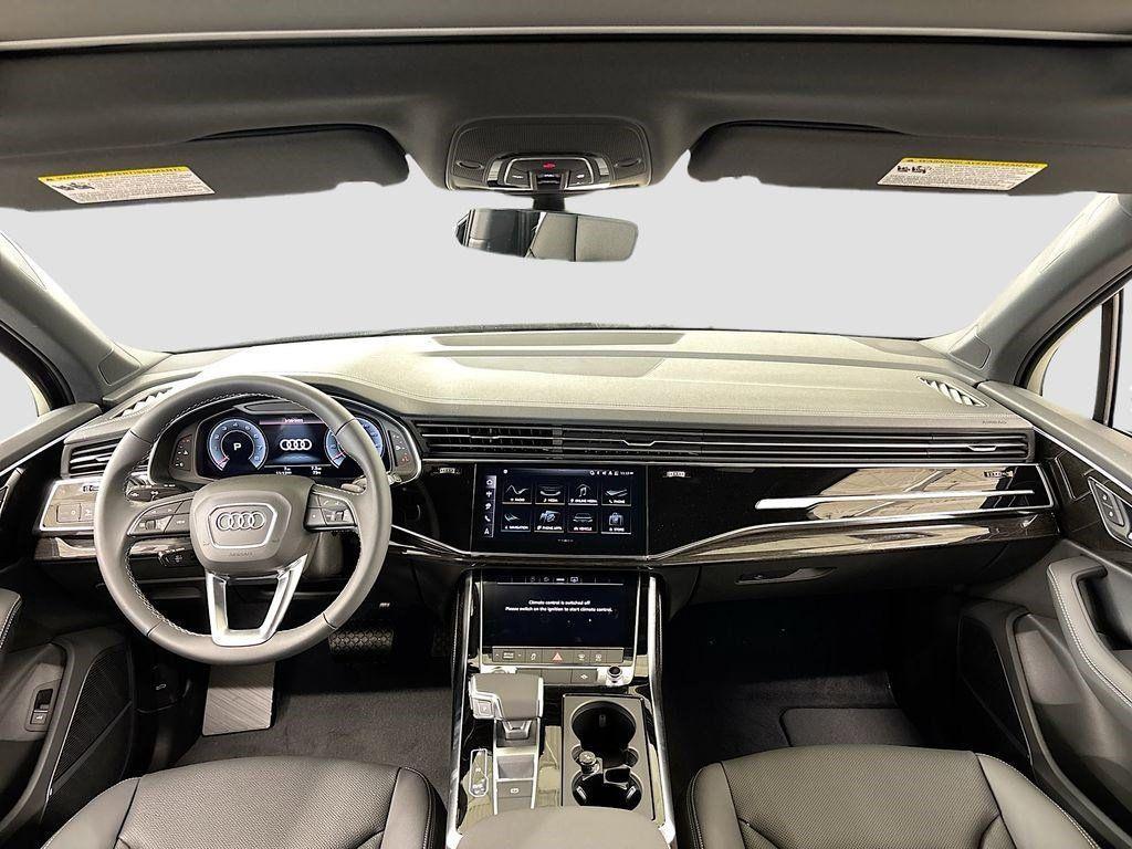 new 2025 Audi Q7 car, priced at $70,290