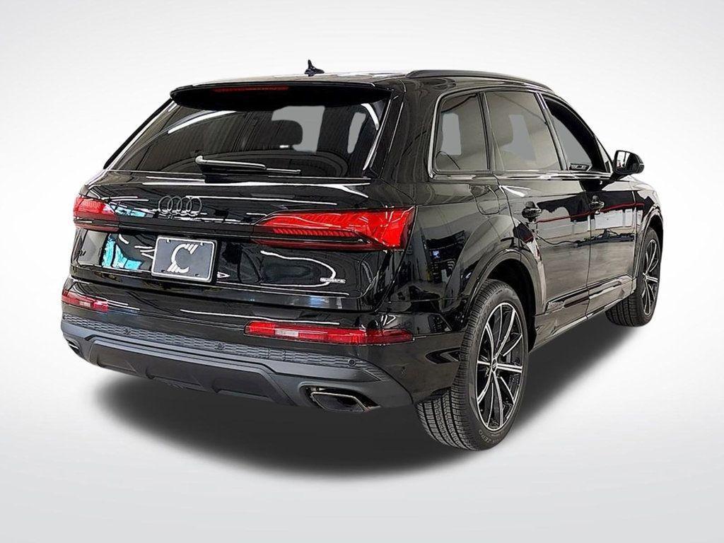 new 2025 Audi Q7 car, priced at $70,290