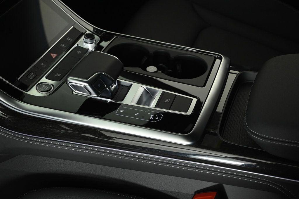 new 2025 Audi Q7 car, priced at $70,790