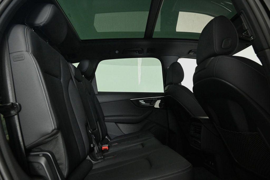 new 2025 Audi Q7 car, priced at $70,790