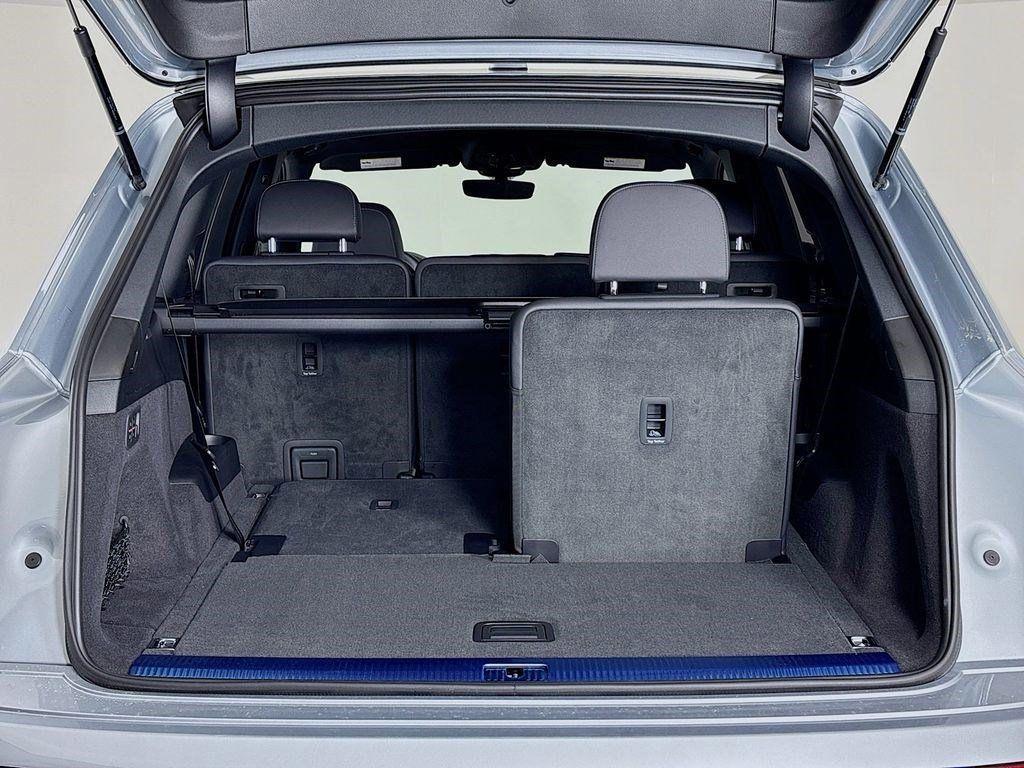 new 2025 Audi Q7 car, priced at $74,090