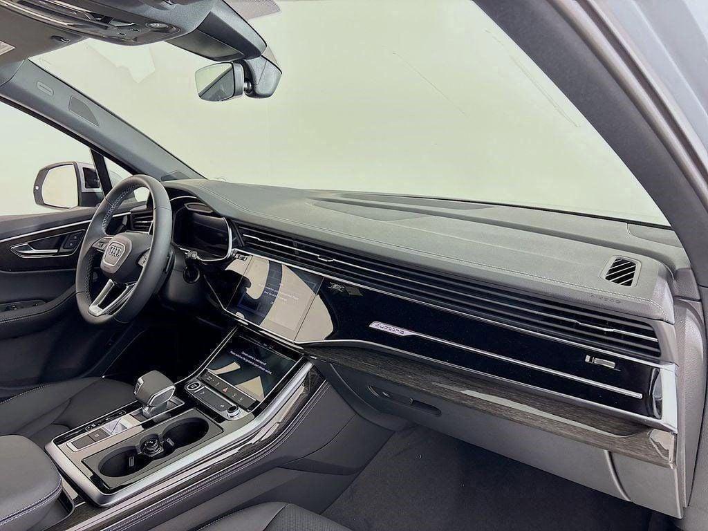 new 2025 Audi Q7 car, priced at $71,590