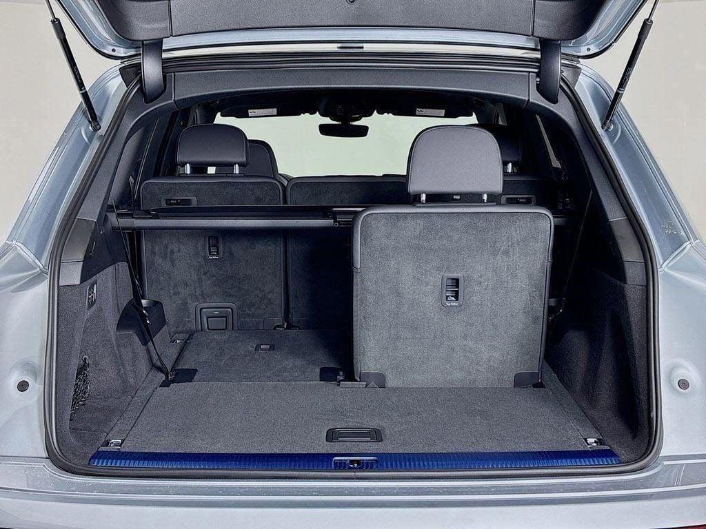 new 2025 Audi Q7 car, priced at $71,590